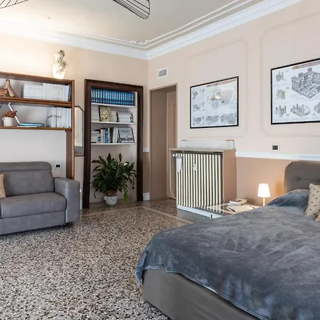 Eleganza Sabauda 120 Sqm Luxury Historical Flat Apartmán *