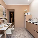 Eleganza Sabauda 120 Sqm Luxury Historical Flat Turin